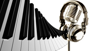 Microphone piano headphones on top - cinematic composition free wallpaper