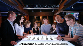 People table calendar man pointing - a calendar free wallpaper