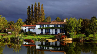 House boat lake trees cloudy 2 - a few boat free wallpaper