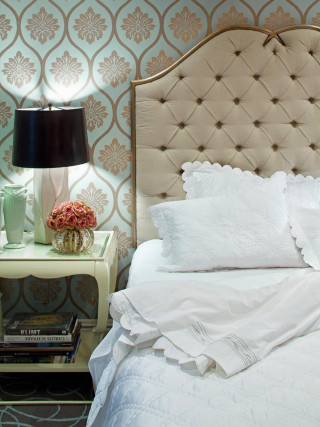 Bed white comforter lamp nightstand - a vase of flowers free wallpaper