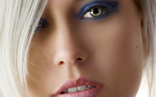 Woman blue makeup white hair - shaded free wallpaper