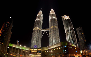 Night city view tall buildings - cheng shifa free wallpaper