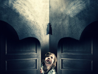Young girl doorway hands up - young free wallpaper