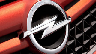 Red car lightning badge detailed - david lazar free wallpaper
