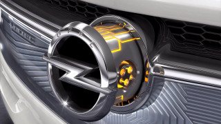 Car front grille yellow light - a yellow light free wallpaper