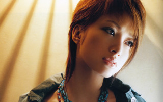 Woman necklace light shadow curtain - a necklace free wallpaper