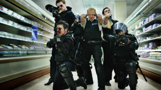 Police officers grocery store aisle - action scene free wallpaper