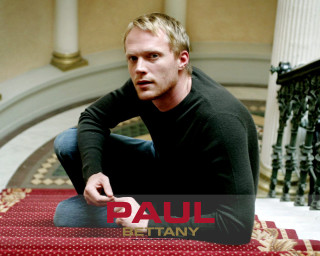 Man sitting red table red - figurative art free wallpaper