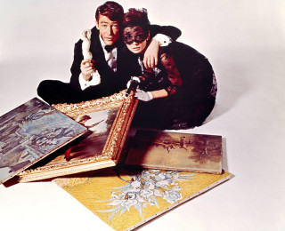 Man woman pictureframe paintings whitewalls - arthouse free wallpaper