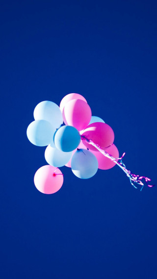Balloons floating in the air - a bunch of balloons free wallpaper