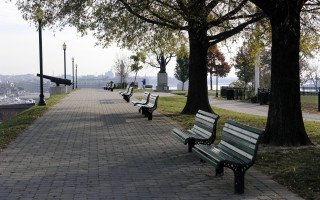 Benches park tree river city 4 - digital photography free wallpaper