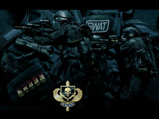 Soldiers guns helmets back group - the back of the image free wallpaper