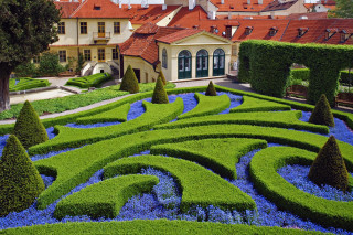 Garden maze building clock tower - a clock tower free wallpaper