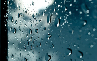 Window raindrops building blue sky - a microscopic photo free wallpaper