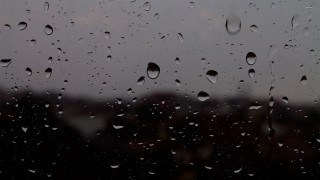 Window rain drops city buildings 3 - building free wallpaper