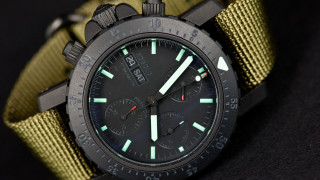 Green watch black surface 3d - number free wallpaper