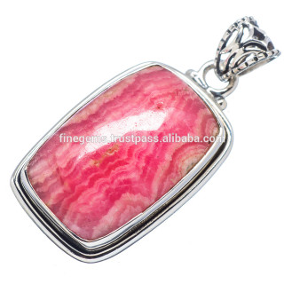 Pink stone pendant chain white - an zhengwen free wallpaper