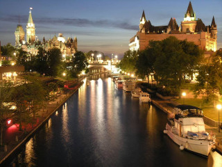 River boats city night lights 3 - the building free wallpaper