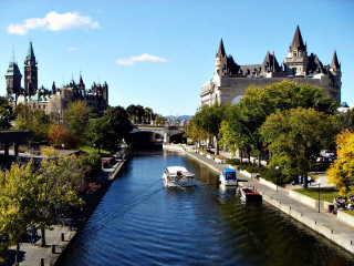 River boat castle bridge water - a castle in the background free wallpaper