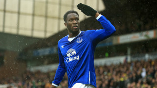Man blue shirt waving crowd - heroic free wallpaper