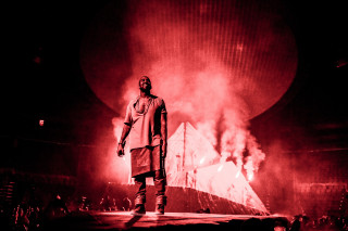 Man stage red light smoke - dark fantasy free wallpaper