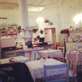 Woman working restaurant counter table - free vintage wallpaper