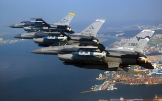 Fighter jets city ocean yellow - the bottom of the jet free wallpaper