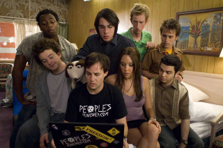 People sitting bed laptop stuffed - a group of people sitting free wallpaper
