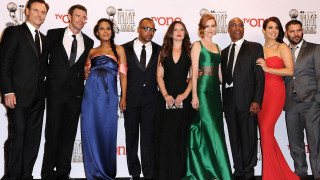 Red carpet group people suit - a man in a suit and tie free wallpaper
