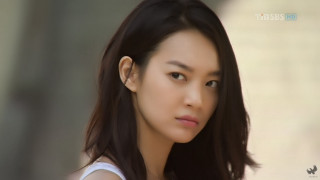 Woman longhair whiteTop serious look - angry free wallpaper
