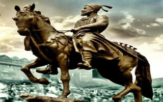 Statue man horse crowd city - a horse in front free wallpaper