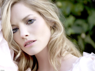 Blue eyed white dress closeup - blue eye free wallpaper