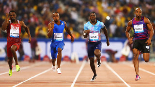 Men running track stadium spectators 3 - blunt free wallpaper