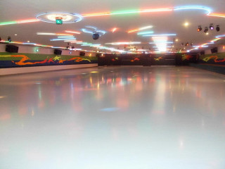 Bowling alley cityscape neon lights - almada negreiro free wallpaper