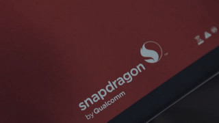 Red sign snapdragon qualcomm building - side of a building free wallpaper