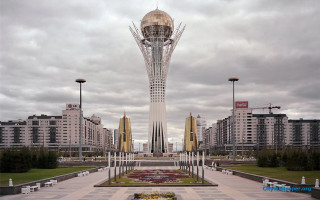 Monument fountain cityscape modern art - hypermodernism free wallpaper