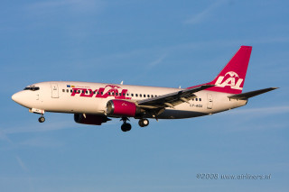 Large passenger jet blue sky 6 - a red tail free wallpaper