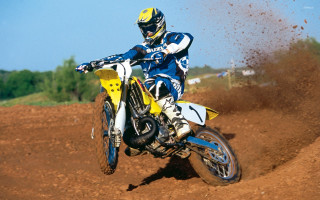 Man riding dirt bike dirt 2 - a dirt bike free wallpaper