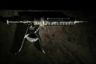 Scissors bottle opener tabletop black - biopunk free wallpaper