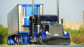 Blue semi truck large trailer - the back of its free wallpaper