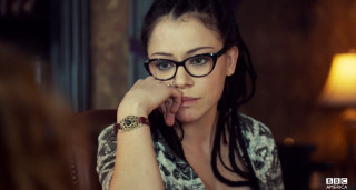 Woman glasses chair looking hand - glass free wallpaper