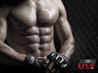 Man glove chest chain link - the title free wallpaper