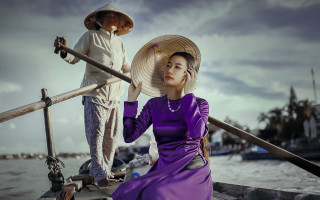 Woman purple dress man white - a white hat free wallpaper