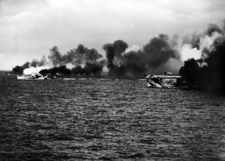 Large boat water smoke stacks - vfx free wallpaper