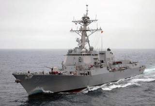 Large gray ship ocean people 8 - a large gray ship in the middle of the ocean free wallpaper