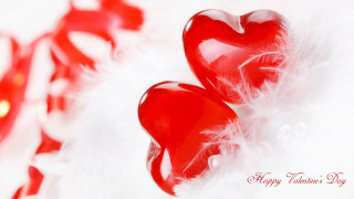 Red hearts feathers valentines love - a happy valentines day free wallpaper