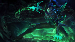 Woman green light face arms - a green light free wallpaper