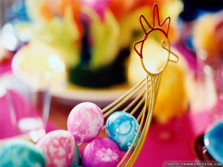 Table basket colorful eggs cake - a basket free wallpaper
