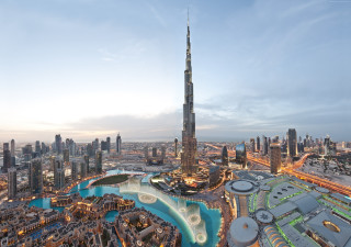 Cityscape river tall building dusk - ultra wide angle free wallpaper