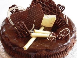 Chocolate cake icing decorations white - decadent free wallpaper